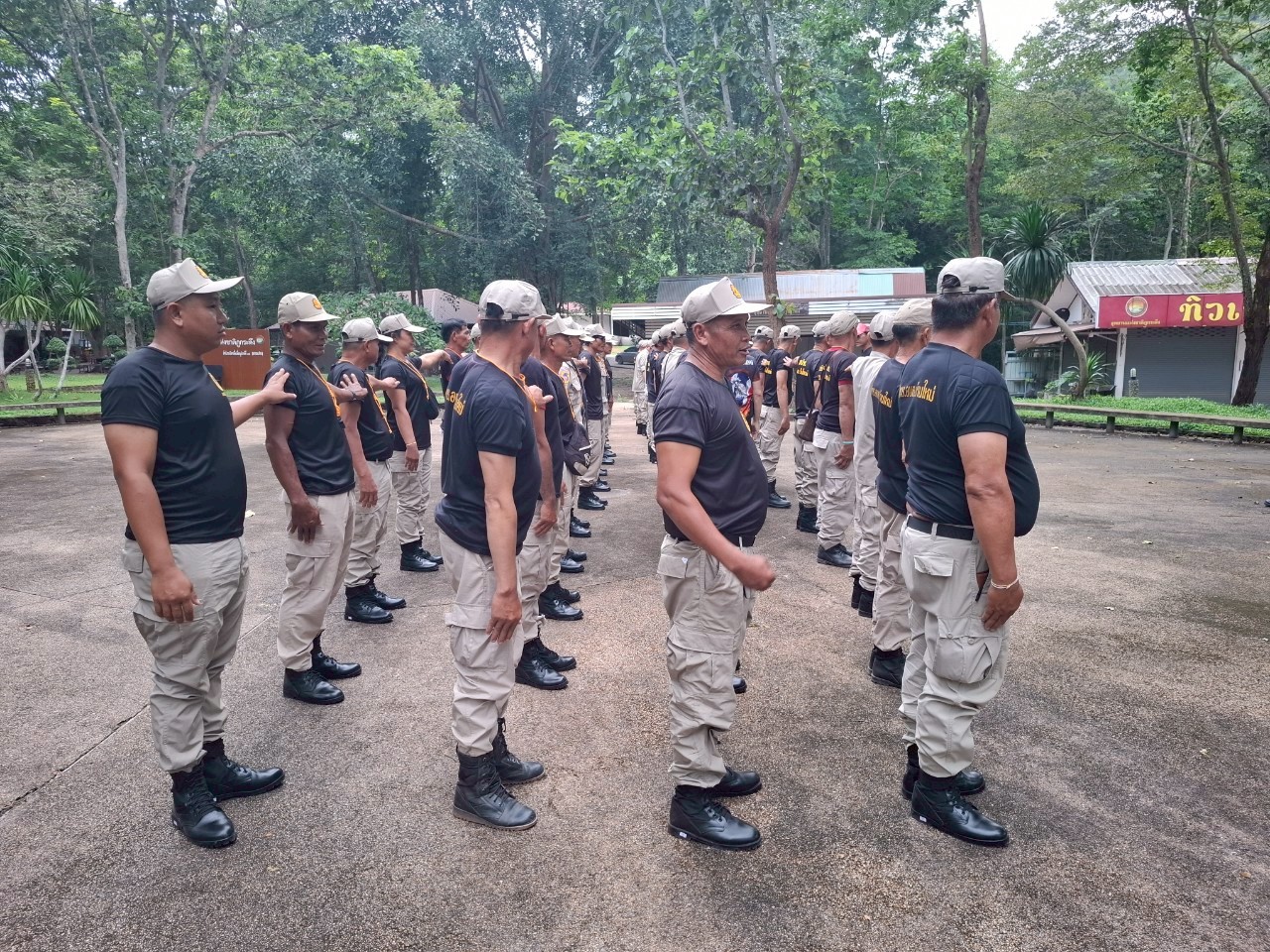 LINE_ALBUM_ทบทวน อปพร. 68_250813_128_397.jpg